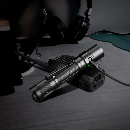 Latarka taktyczna LED Fenix PD35R