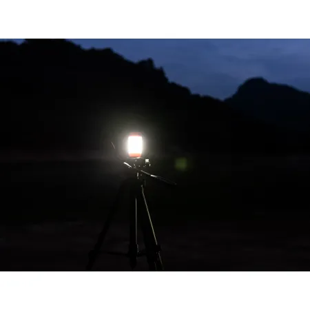 Lampa kempingowa Fenix CL26R czerwona