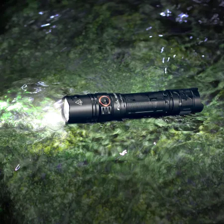 Latarka taktyczna LED Fenix PD35 V3.0 czarna