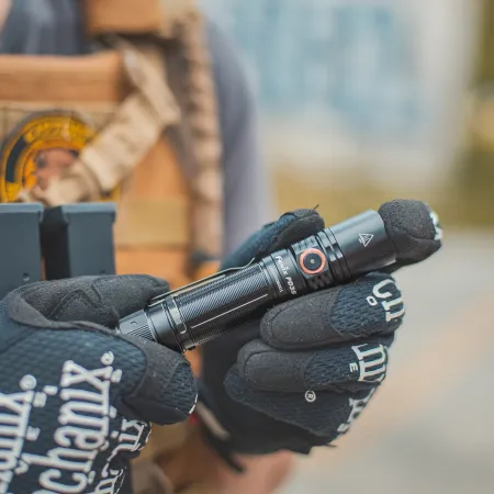 Latarka taktyczna LED Fenix PD35 V3.0 czarna