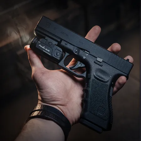 Latarka na broń Fenix GL06